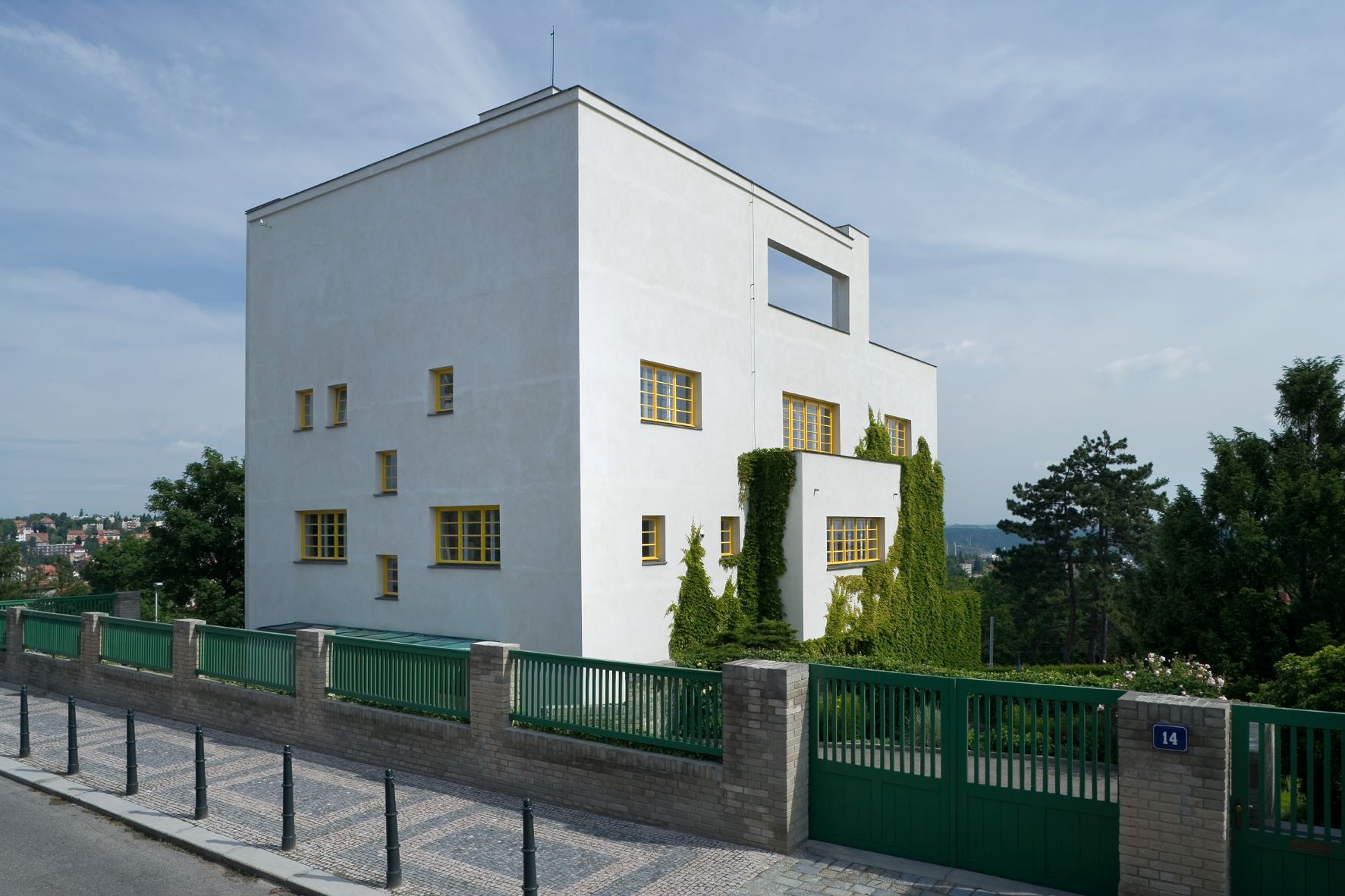 MÜLLEROVA VILA - PRAHA STŘEŠOVICE