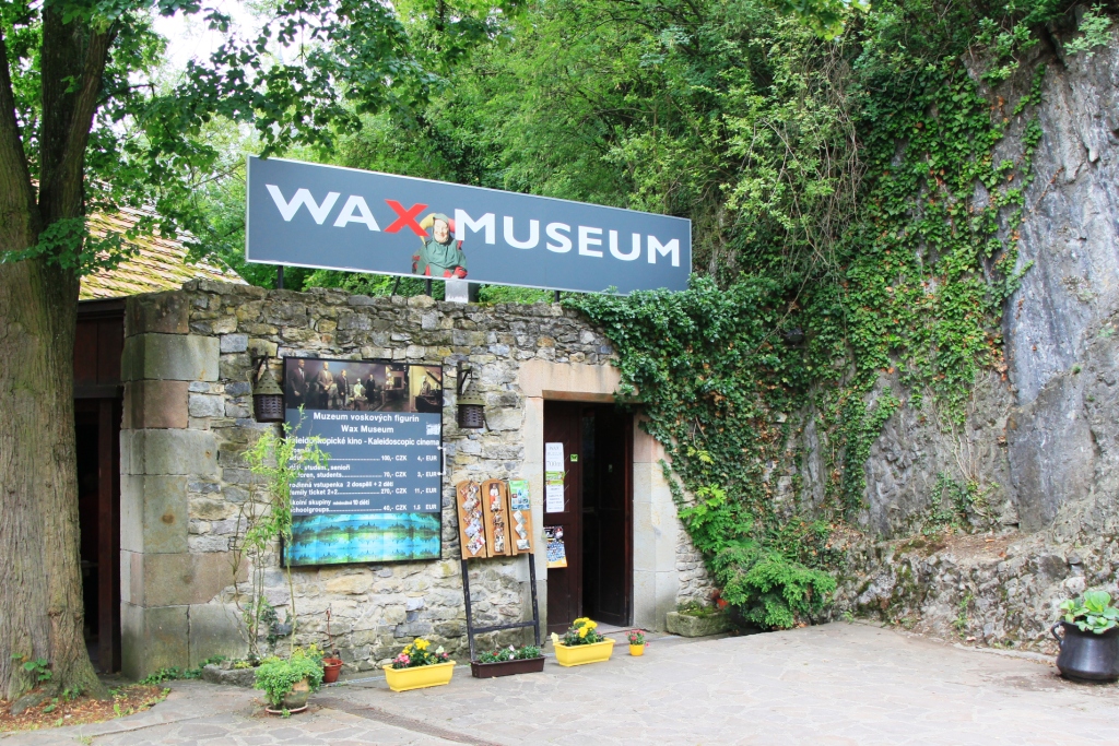 MUSEUM VOSKOVCH FIGURN ESK HISTORIE POD HRADEM KARLTEJN