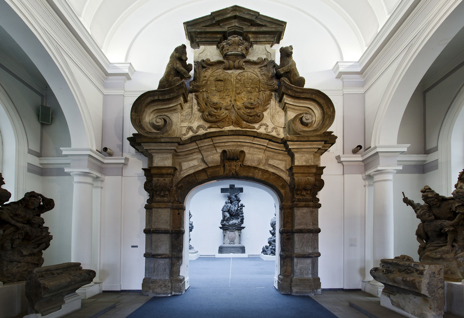 LAPIDRIUM NRODNHO MUZEA  PRAHA HOLEOVICE