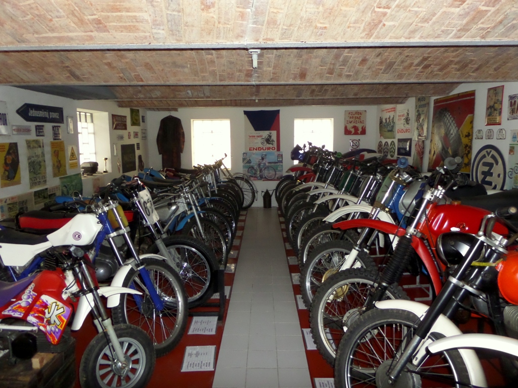 MOTOGALERIE A MOTOMUZEUM ESTAJOVICE