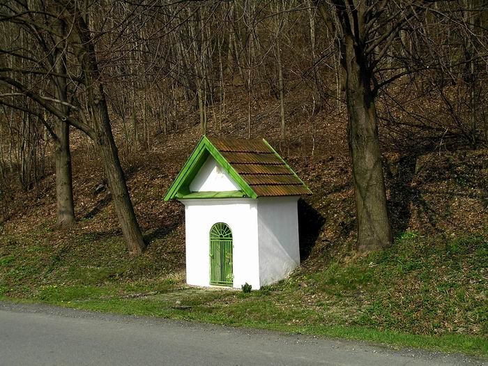 Kaplička (P. Maria) pod Hradiskem