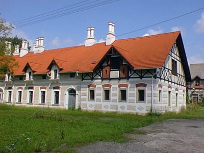 Budova bytů pro služebnictvo